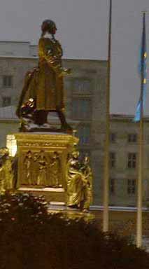 Bild:Denkmal von irgendeinem reichen alten Preussen