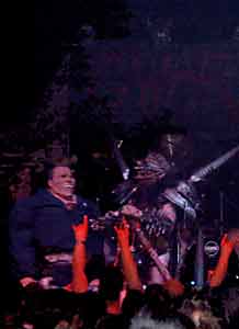 Bild: GWAR richtet SCHWARZENEGGER
