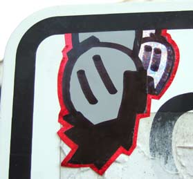 Der kleine auf dem Schild